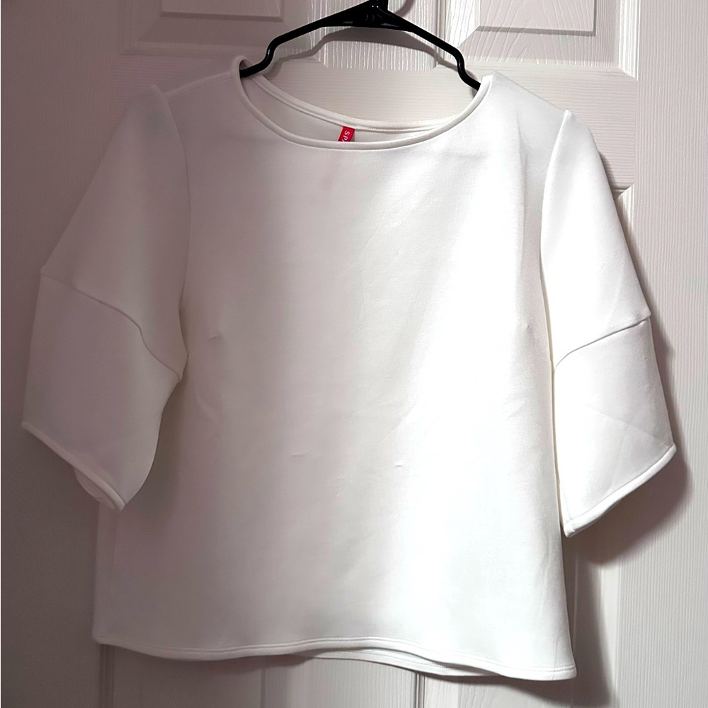 (NWT) Spanx Airluxe Puff Sleeve Cropped Top Size M 20376R
airluxe puff sleeve
